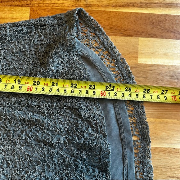 Chico's Muted‎ Green Lace Knit Women's Top size 1 - Picture 10 of 13